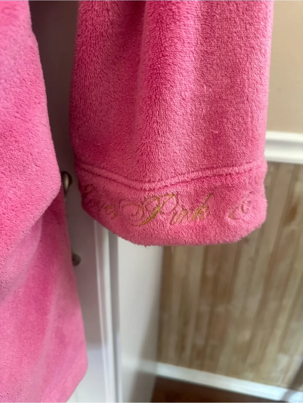 PINK Victoria's Secret Plush Hot Pink Hooded Robe with Gold Accents - Picture 4 of 5